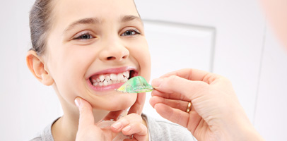 Throwing Light on Teeth Retainers: Cost, Categories, Issues & Safety Throwing Light on Teeth Retainers: Cost, Categories, Issues & Safety